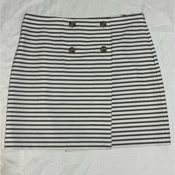 LOFT Dresses & Skirts - Ann Taylor LOFT Skirt, White & Blue Striped, Size 12 NWOT